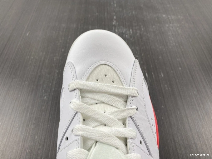 6 384664-123 Infrared Retro Jordan (2014) White 1017